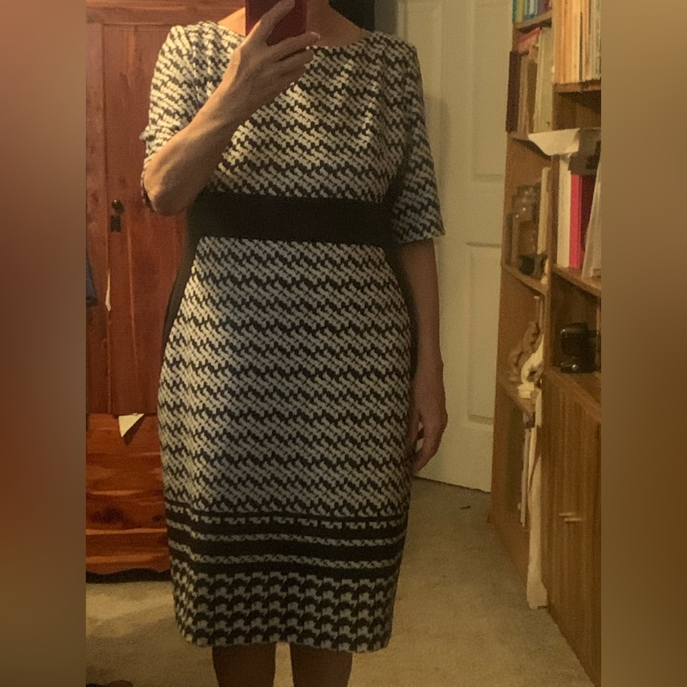 Women’s Dress - Picture 5 of 6